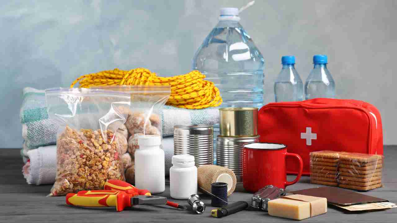 DIY Emergency Preparedness Kit How to Build a Reliable Kit Without Breaking the Bank