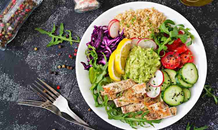 Grilled Chicken Salad with Avocado and Quinoa